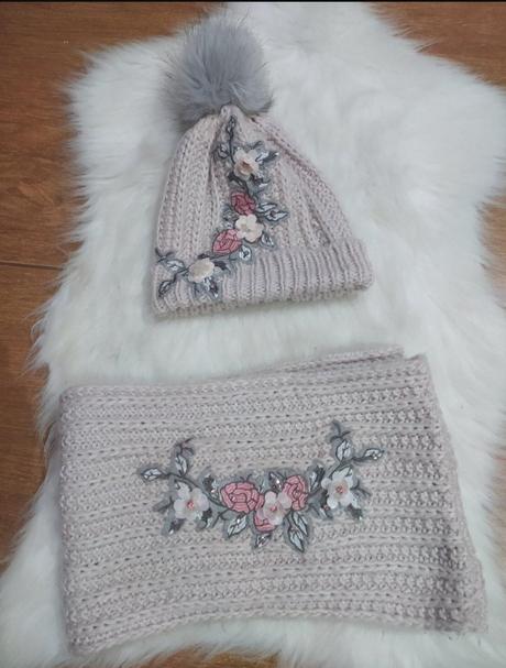 Čiapka+nákrčník, orsay