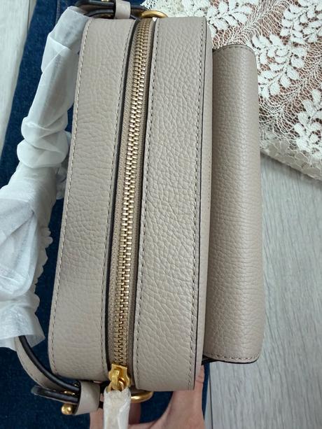Coccinelle flap messenger pudrová, originál, coccinelle