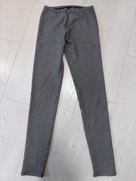 Legíny, calzedonia,146