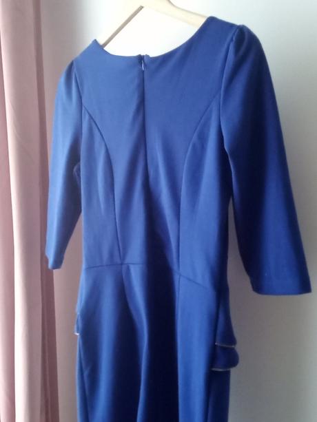 Šaty kráľovskymodrej farby, l