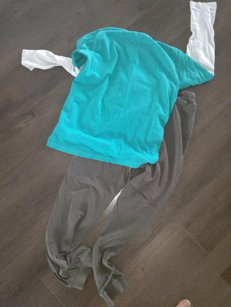 Pyzamo, reserved,146