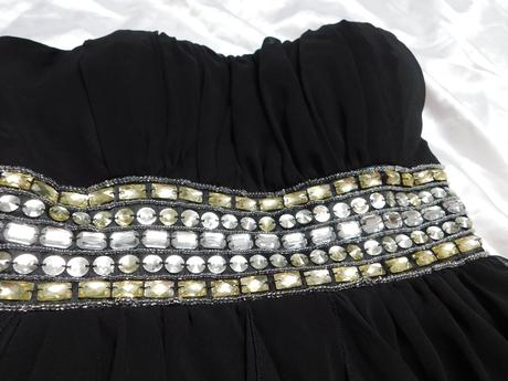 Velmi pekne šaty, s