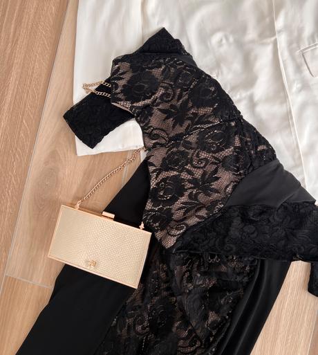 Čierne čipkové šaty, s