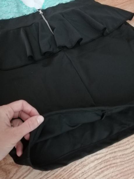 Mini šaty s čipkou, s