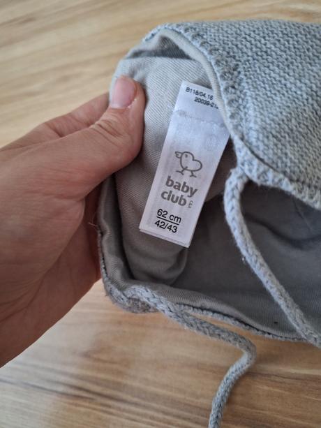 Ciapka s uskami, c&a,62