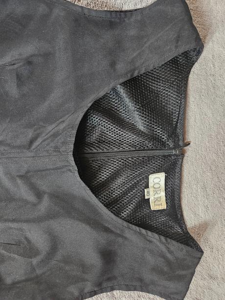 Športové šaty, 38