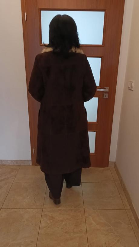 Dámsky pravý kožuch dlhý vo výbornom stave, veľkos, 42