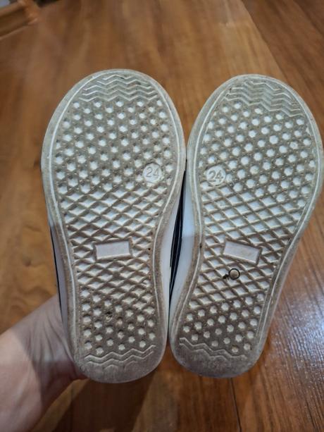 Plátenky- papučky, 24