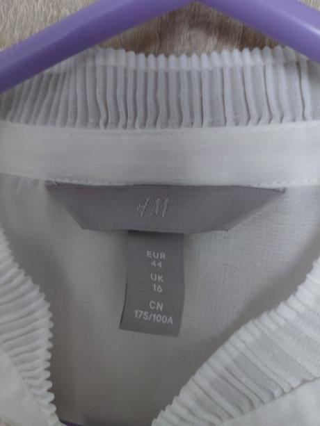 Top č.44, h&m,44
