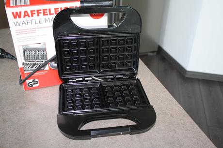 Vaflovač 750w,