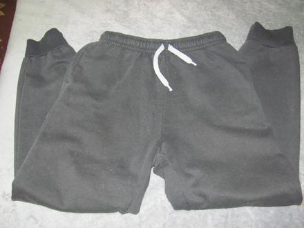 Tepláky čierne, 134