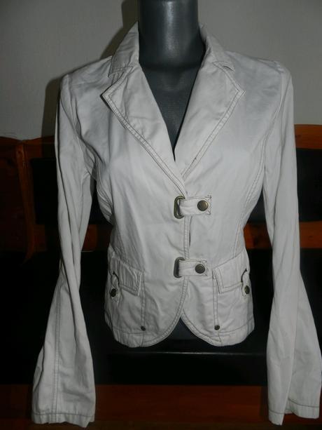 Bundička so zlatými detailami, m