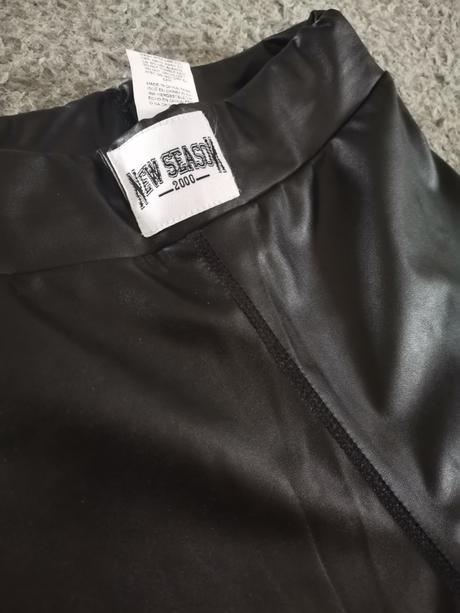 Koženkové legíny, 134