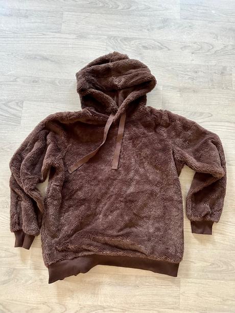 Medvedikova mikina, 38