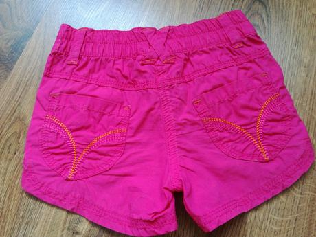 Kraťasy, girl2girl,98