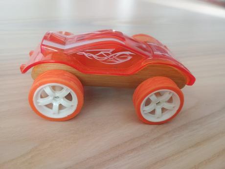 Bambusové autíčko sportove, 