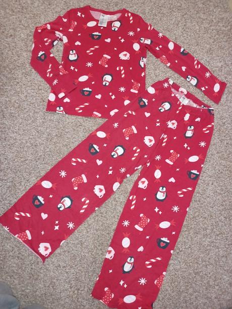 Vianočné pyžamo, h&m,146