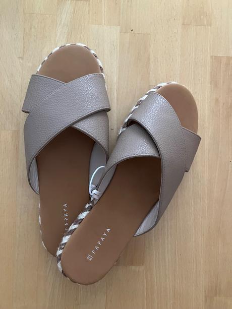 Nove letne slapky, 38