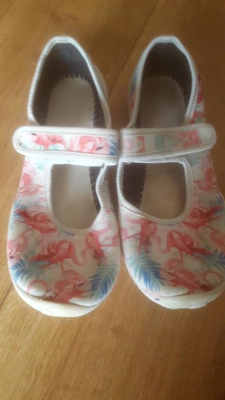 Papuce, prezuvky s plameniakmi, ren but,31