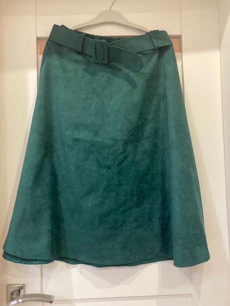 Semišová sukňa, 