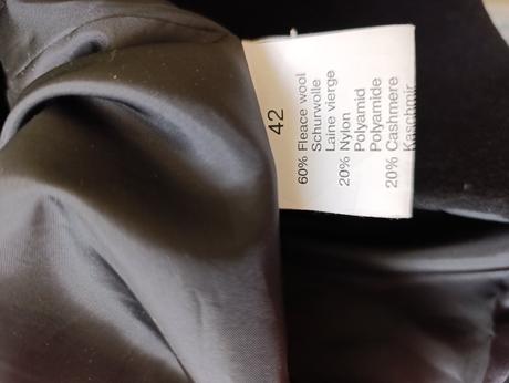 Vlnený kašmirovy kabát, 44