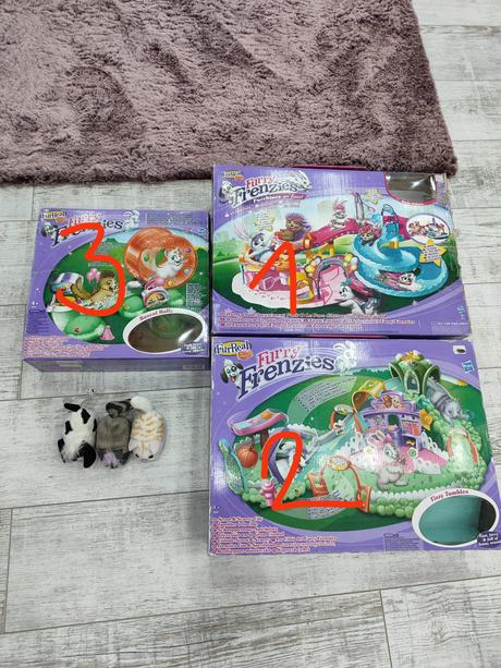 Furry frenzies interaktívne dráhy a škrečkovia, 