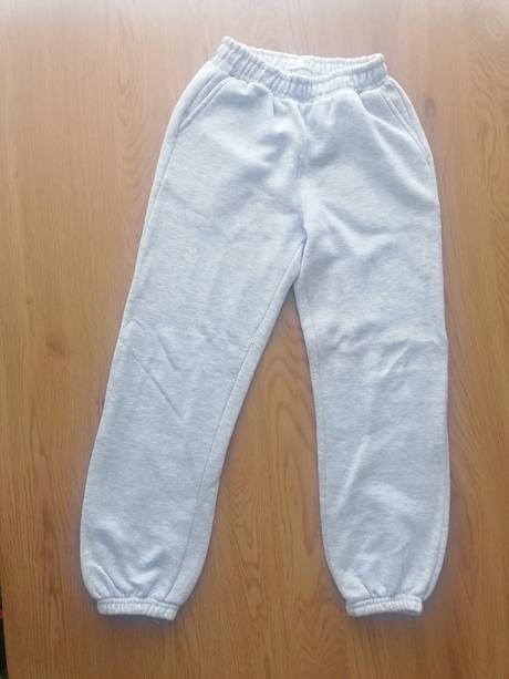 Zara sivé tepláky, zara,152