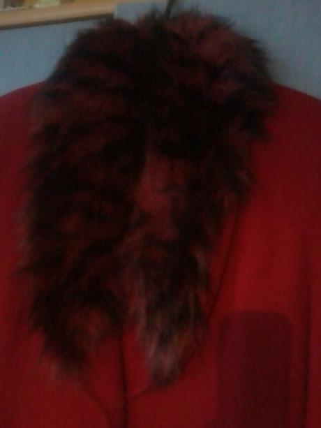 Červený kabát, 38