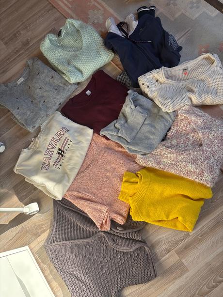 Svetre mikiny 11 ks, m