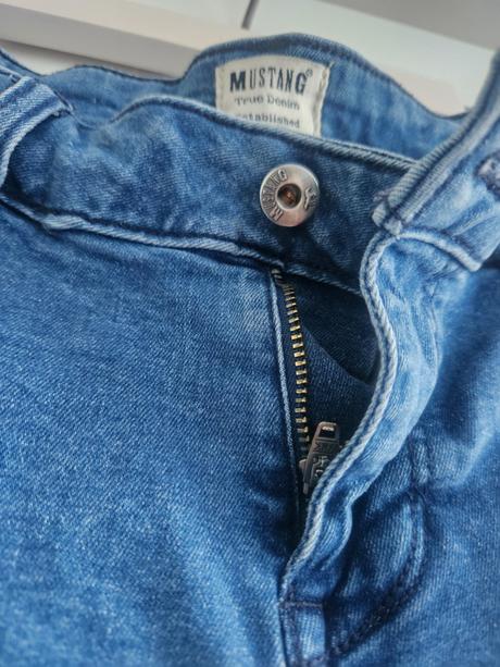 Mustang kratasy bermudy, mustang,l