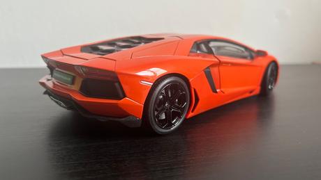 Lamborghini aventador 1/18 welly nex,