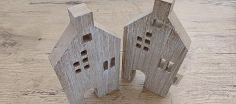 Drevený domček - natur - 93 x 190 mm, 