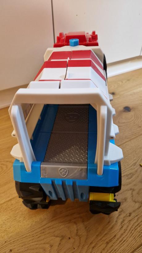 Labkova patrola terrenny dino nakladiak, 