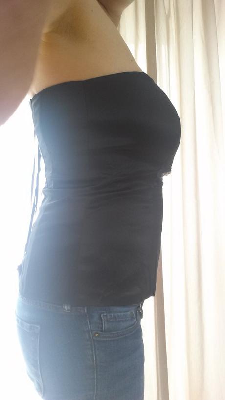 Saténový korzet , l