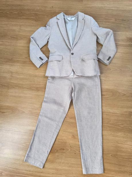 Predám chlapčenský oblek, 128