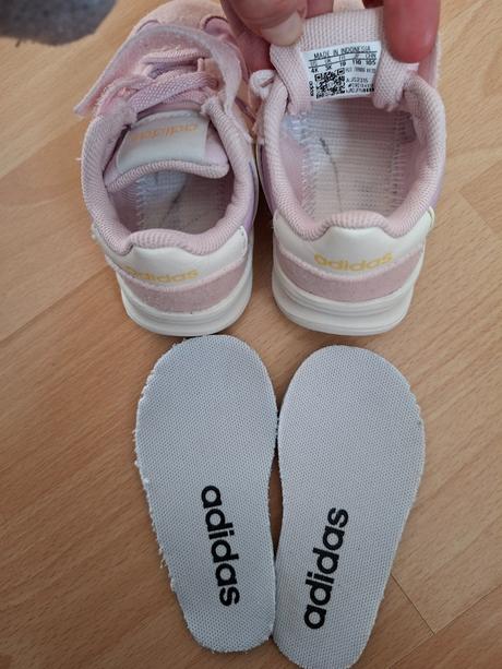 Predam detske boty, adidas,19