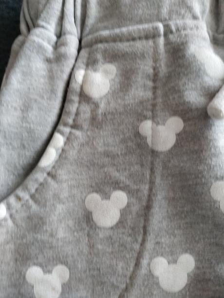 Tepláky mickey, 104