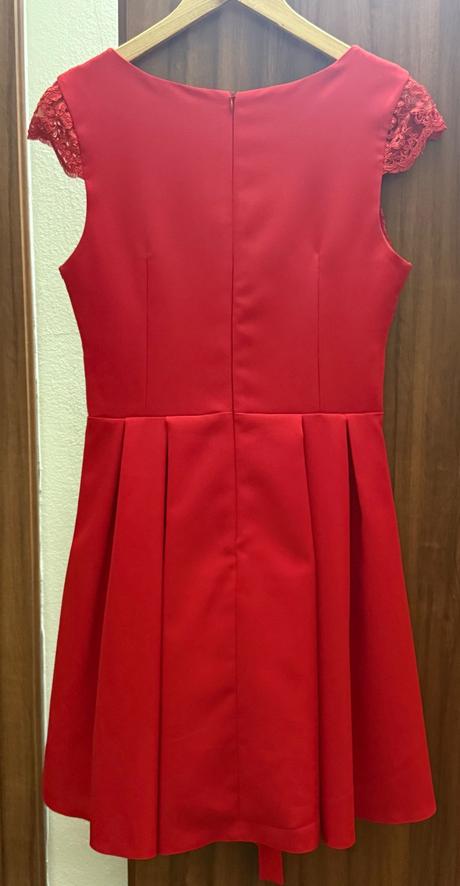 Elegantné šaty, 38