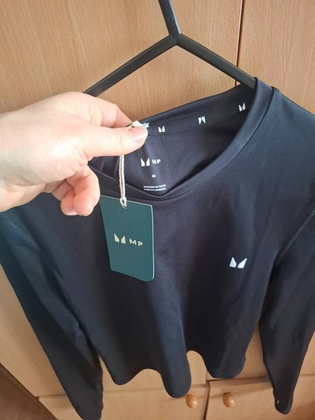 Priliehavé skrátené športové tričko mp, m