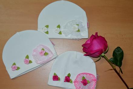 Jarné čiapočky s ružičkami, 74 - 104