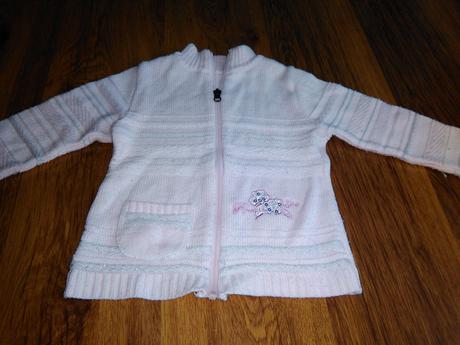 Bledoružový svetrík, 116