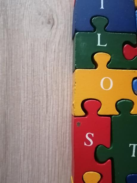 Drevené puzzle žirafa a motýľ, 