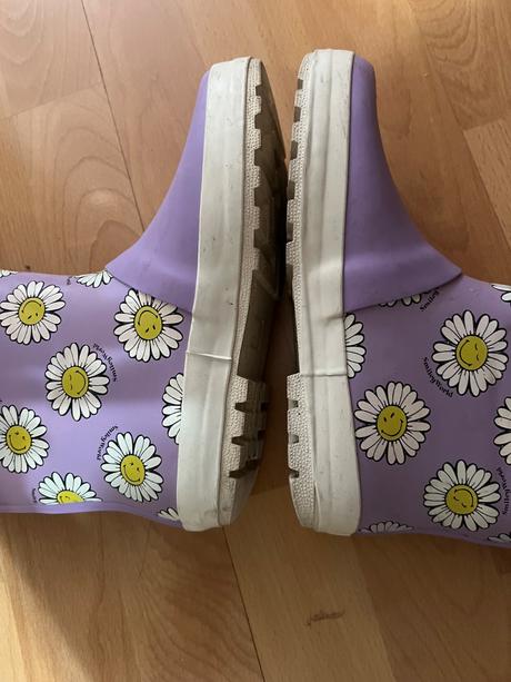 Dievcenske gumaky 33, reserved,33