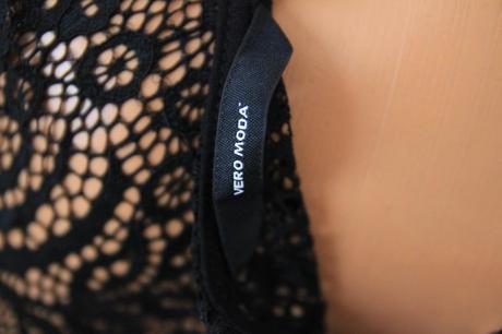 Čierny čipkovaný body top, vero moda, vero moda,m