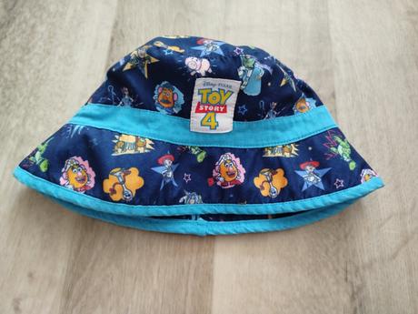 Klobúčik, disney,122
