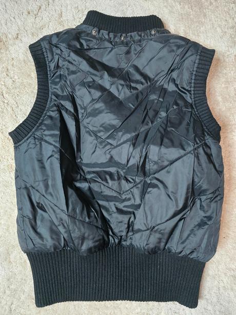 Warehouse cierna vesta, warehouse,36