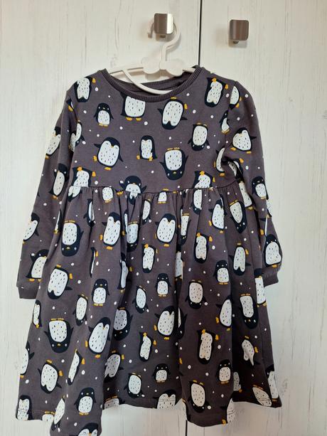 Šaty s tučniakmi, f&f,110
