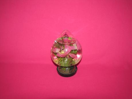 Retro ťažítko s kvetom v skle, 