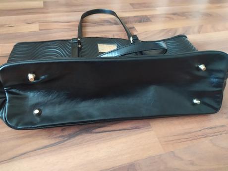 Nová kabelka, versace