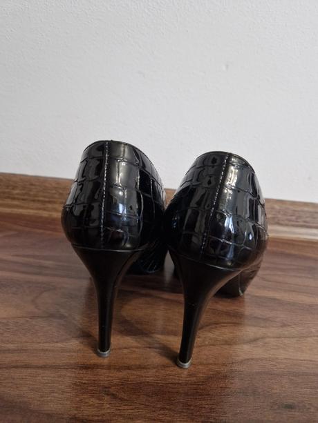 Čierne lesklé vzorované lodičky, 37